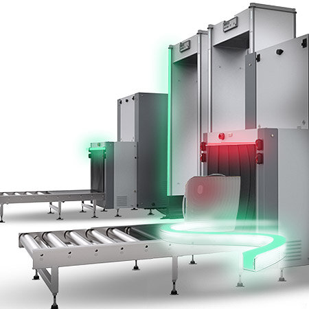 LED Signalleuchte an Maschinensteuerung im Gehäuse einer Industriemaschine